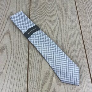 626 - Michael Kors Winslow Neat Tie Gray 020 2MKC24-1015 Silk Blend $69.50